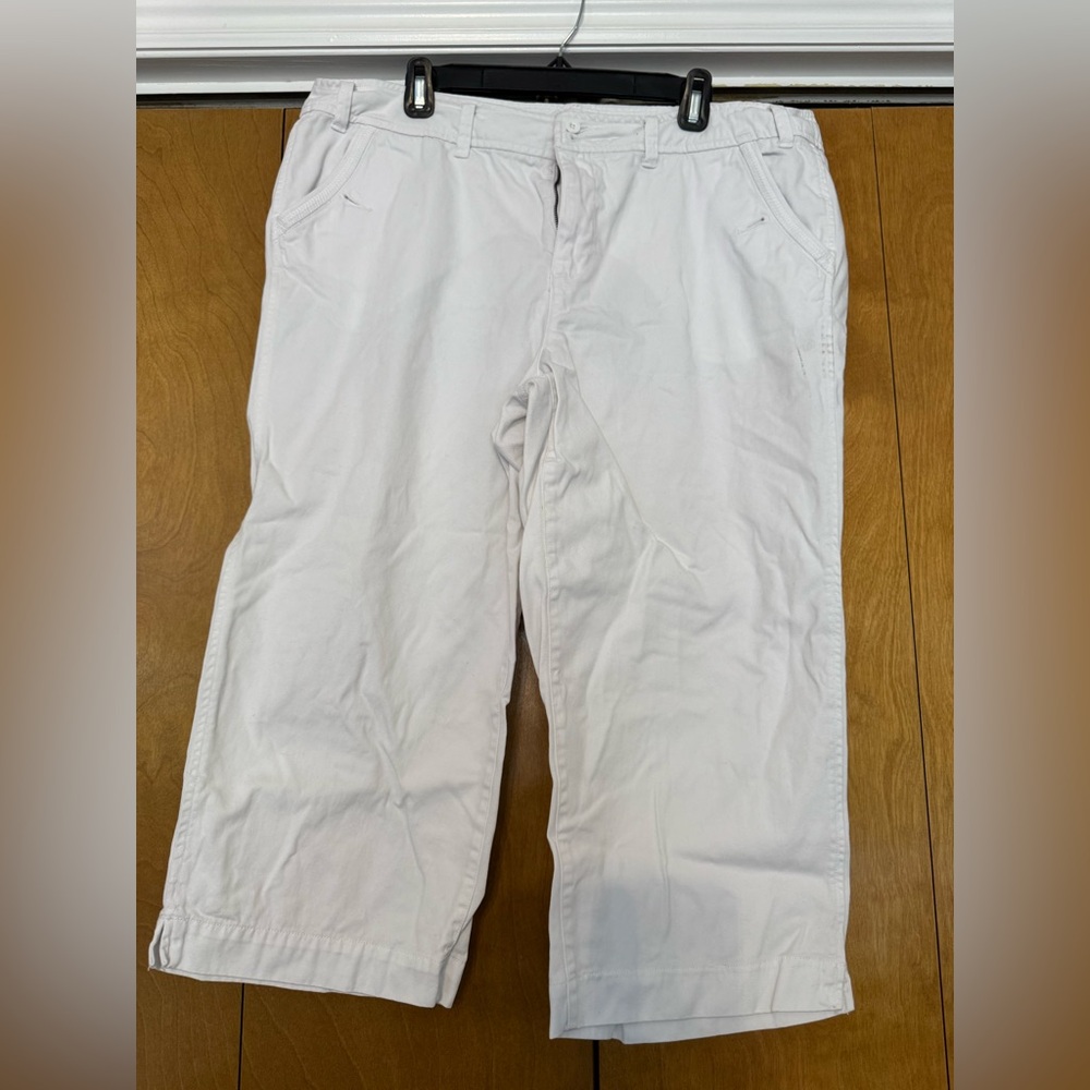 CLEARANCE Faded Glory white Cotton Capris